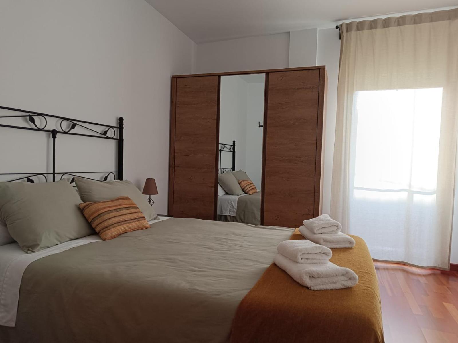 Apartamento Plaza De La Iglesia Deltebre Dış mekan fotoğraf